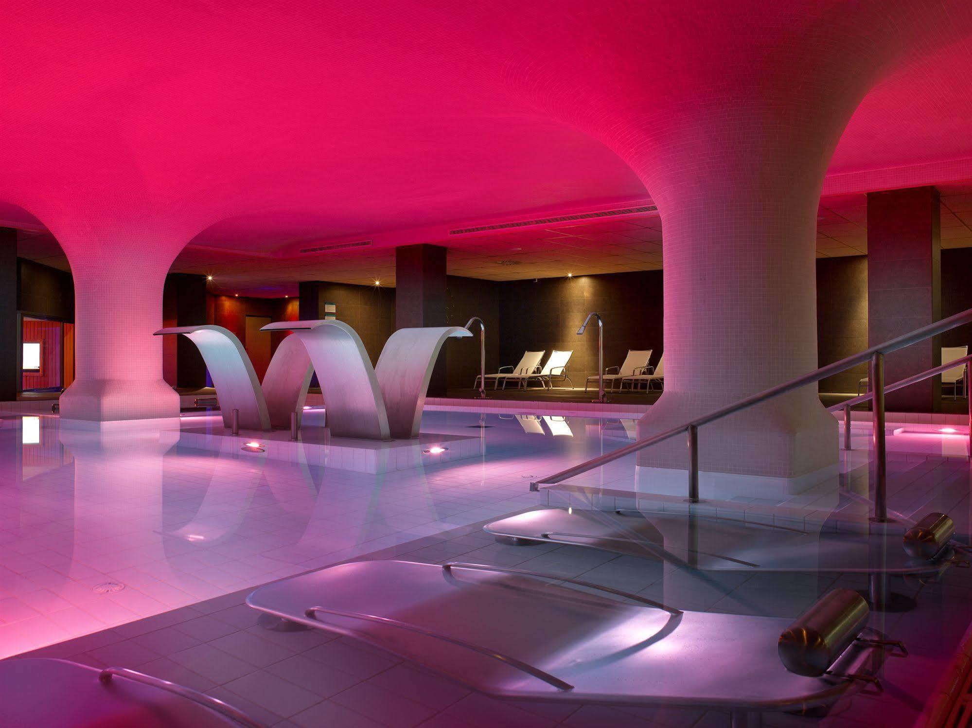 Castro Exclusive Residences Spa Sagrada Familia Барселона Удобства фото